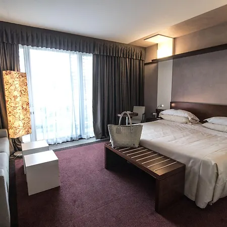 艾格鲁斯spa套房酒店 酒店 巴多利诺