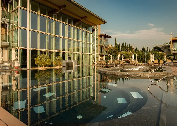 מלון Aqualux & Terme 4*