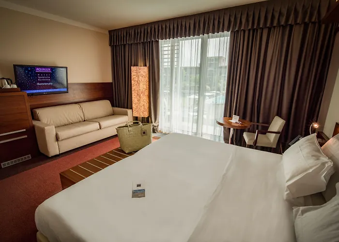 מלון Aqualux & Terme 4*